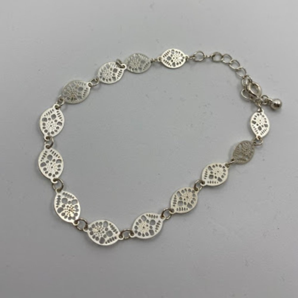 Silver chained bracelet